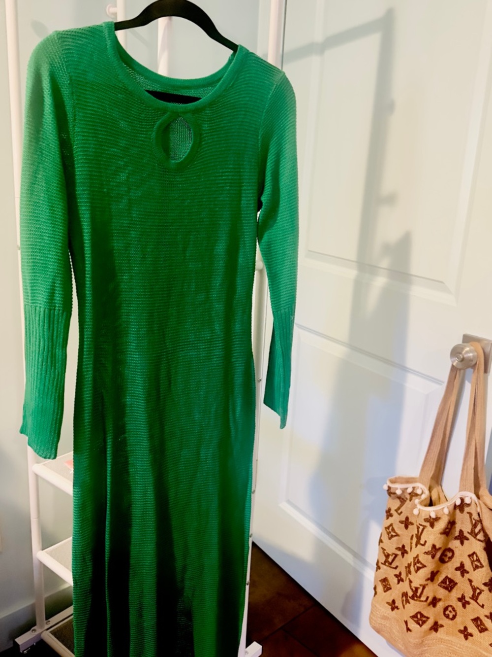 Emerald Green Long-Sleeve Maxi Knit Dress with Keyhole